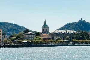 lac de Côme en Italie